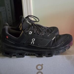 On Cloudventure Waterproof Black Trail  Running Shoes Women's Size 8.5